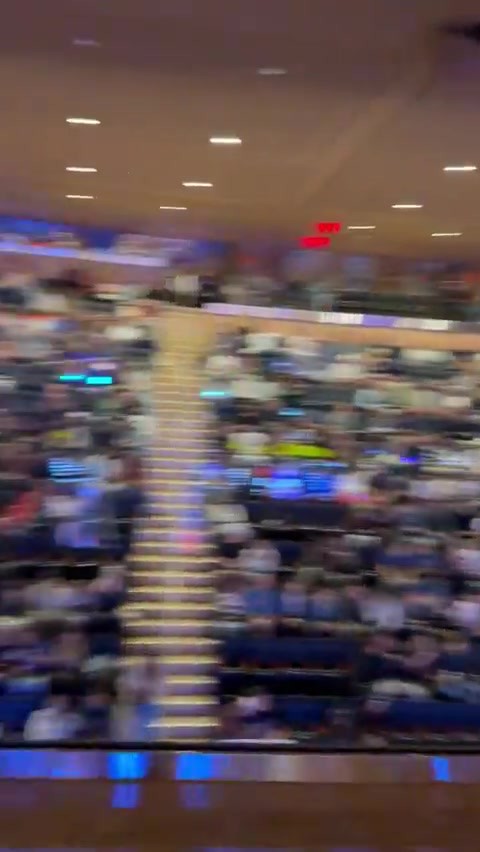 感觉体验还不错~来看看尼克斯主场的山顶票观赛体验如何👀